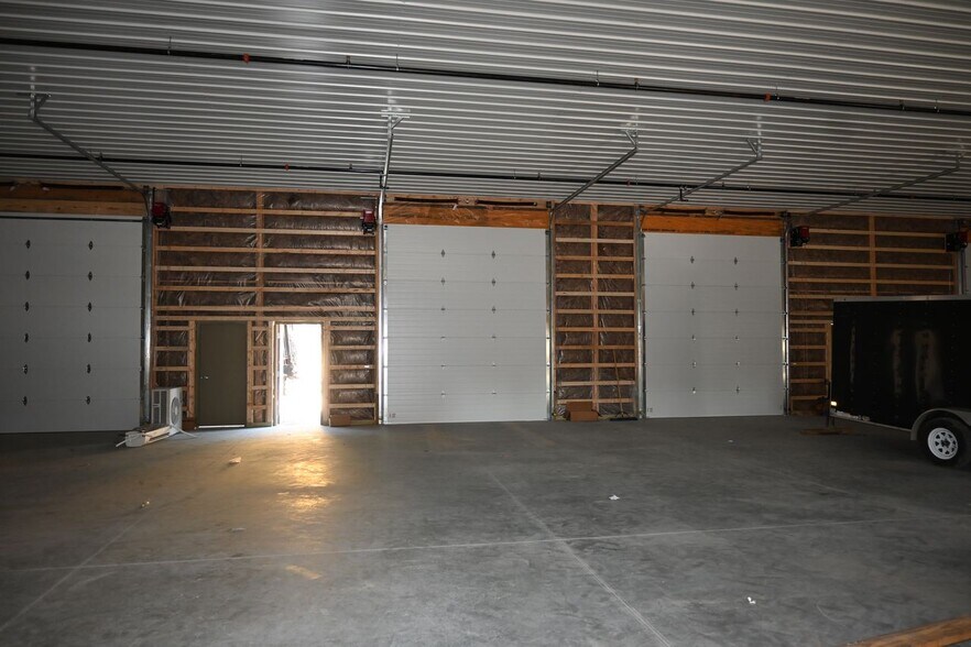 More Photos Of 47 Thames Rd, Hooksett Service For Sale