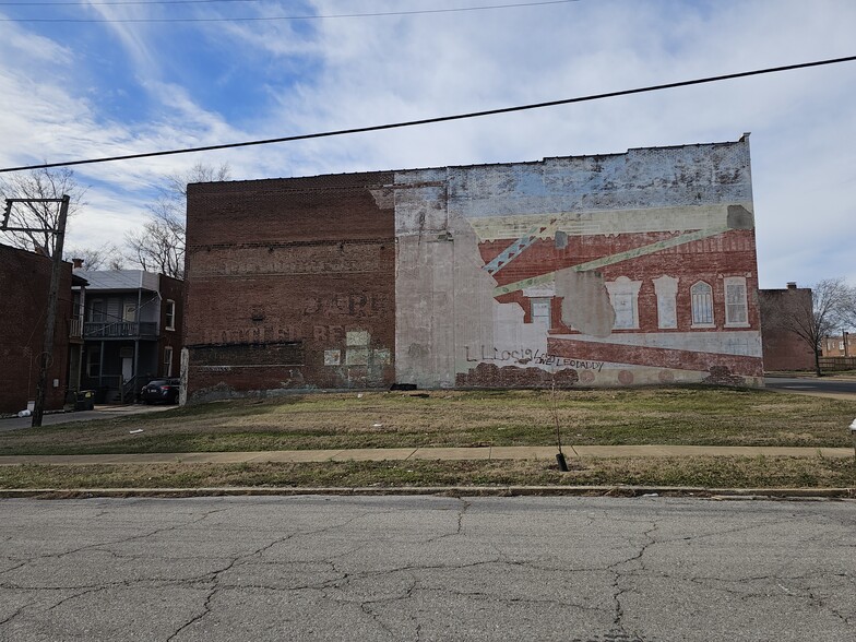 More Photos Of 2000-2014 Salisbury St, Saint Louis General Retail For Sale