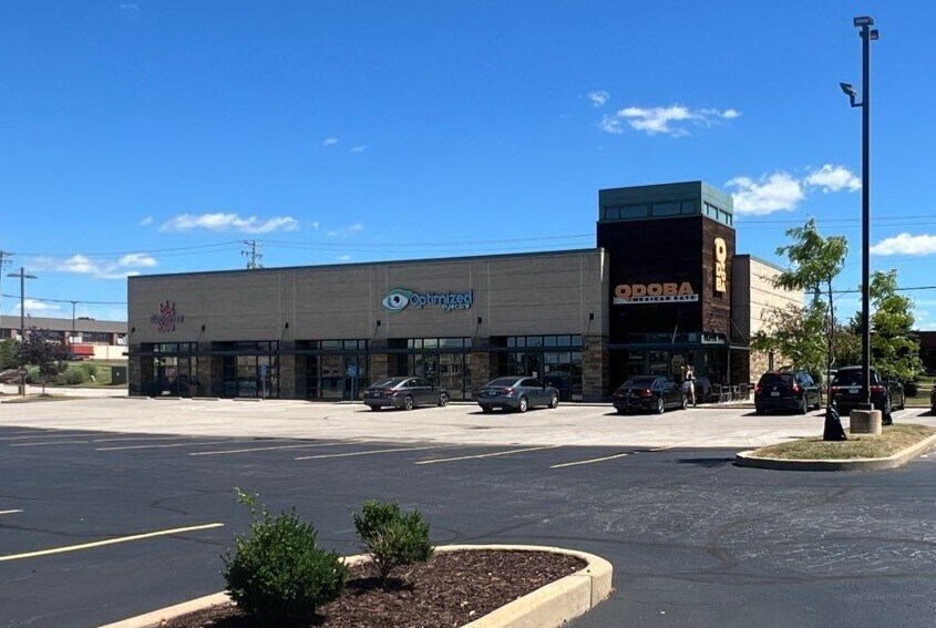 More Photos Of 15809-15817 Fountain Plaza Dr, Chesterfield General Retail For Lease