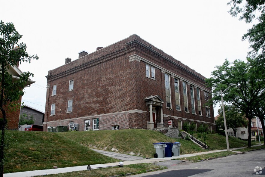 More Photos Of 3001-3015 W Mitchell St, Milwaukee Specialty For Sale