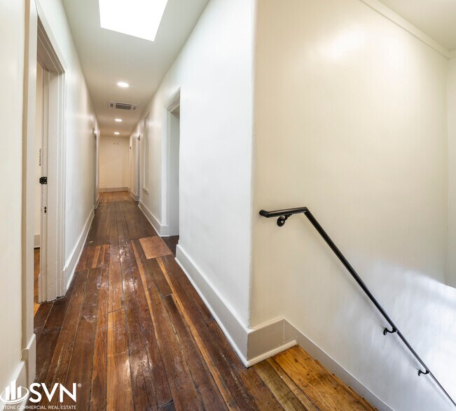 More Photos Of 150 W Short St, Lexington Office For Lease