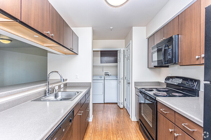 More Photos Of 1430 Wilmington Dr, Dupont Apartments For Lease