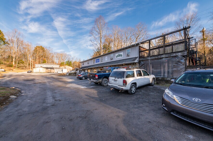 More Photos Of 309 Keller Ave, Fayetteville Storefront Retail Office For Sale