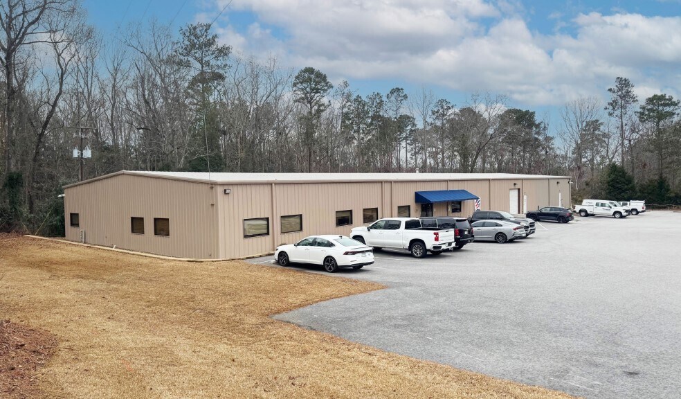 Primary Photo Of 175 Rich-Lex Dr, Lexington Light Distribution For Sale