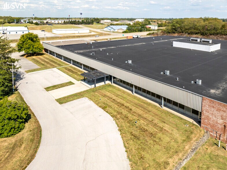 More Photos Of 695 N Main St, Winchester Industrial For Sale