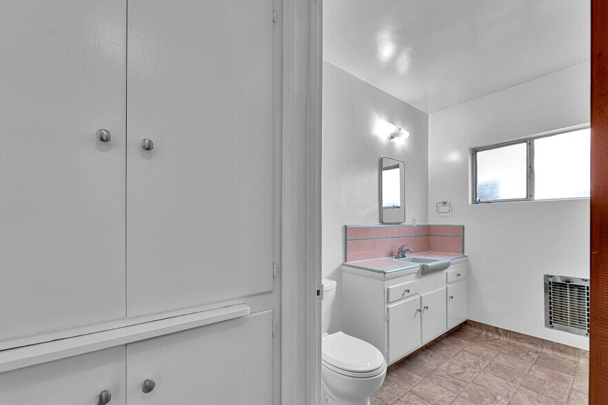 More Photos Of 938 15th St, Santa Monica Apartments For Sale