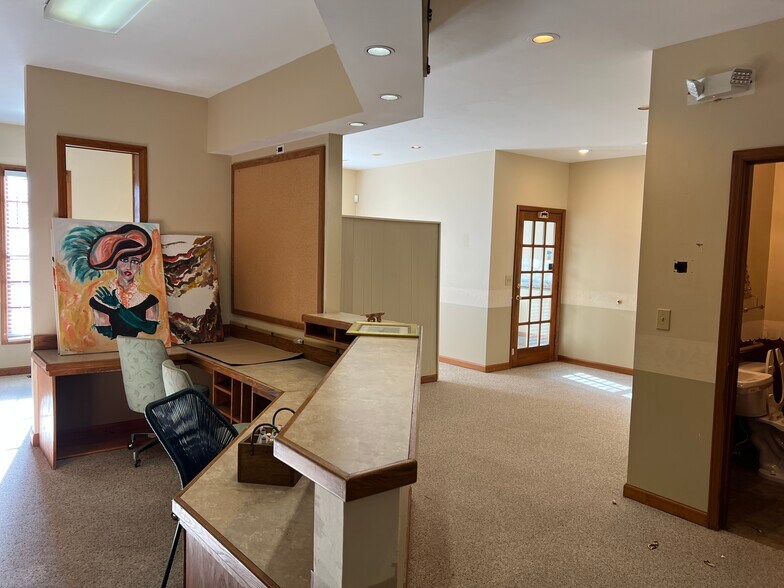 More Photos Of 707 Westchester Dr, High Point Unknown For Lease