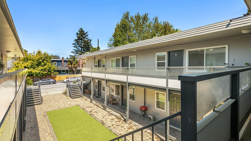 More Photos Of 1201 S Cloverdale St, Seattle Apartments For Sale