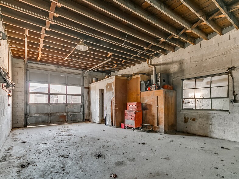 More Photos Of 227 W MacArthur Dr, Midwest City Auto Repair For Sale