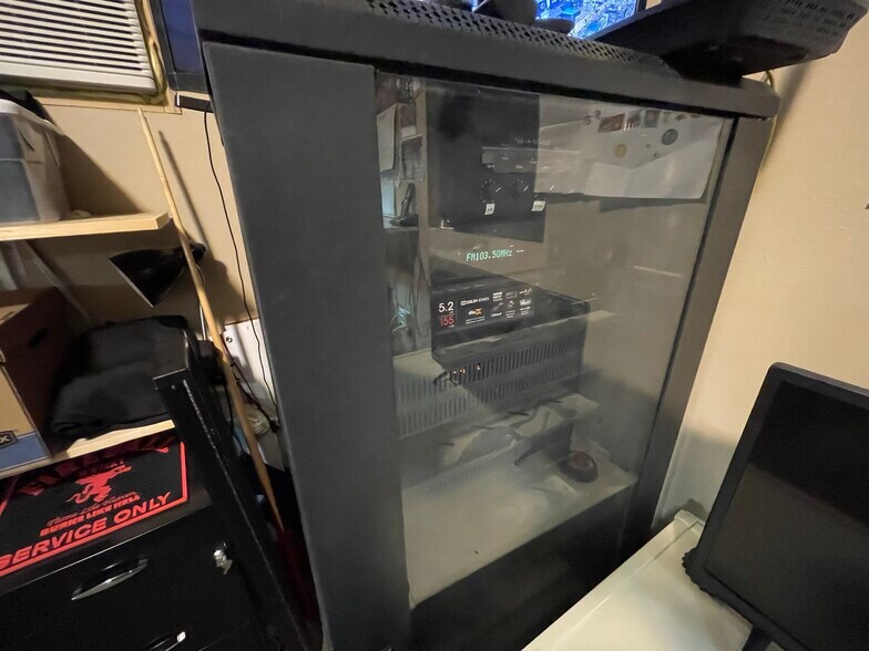 More Photos Of 208 W Arnold Ave, Arnold Restaurant For Sale