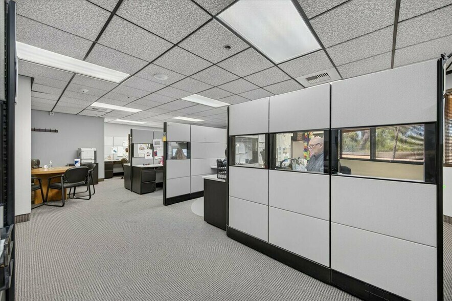 More Photos Of 2600 Shaw Ave, Fresno Office For Sale