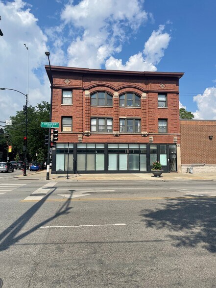 More Photos Of 5200 N Broadway St, Chicago Apartments For Lease