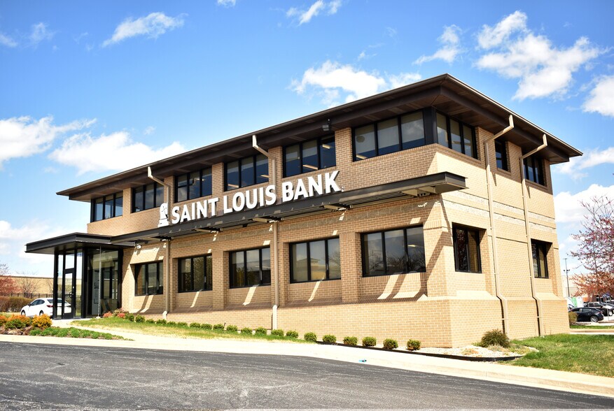 Primary Photo Of 2000 S Hanley Rd, Saint Louis Office For Sale