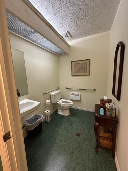 More Photos Of 1850 Bellair Blvd, Orange Park Medical For Sale