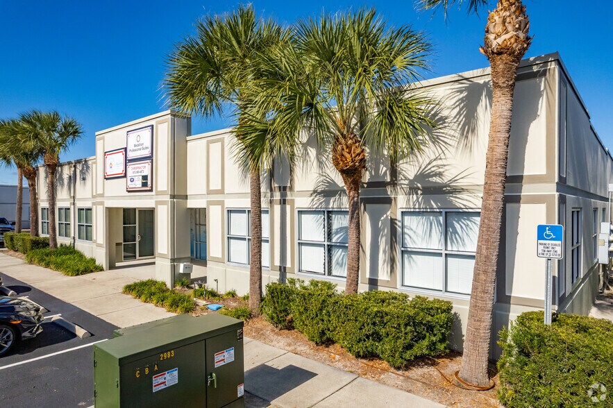 More Photos Of 2604 Cypress Ridge Blvd, Wesley Chapel Office For Lease