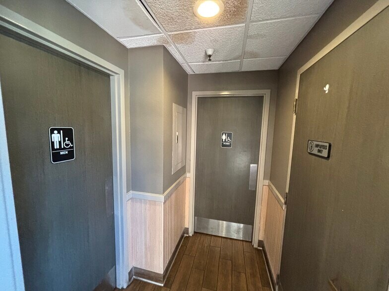 More Photos Of 5312 Old Redwood Hwy, Petaluma Restaurant For Sale