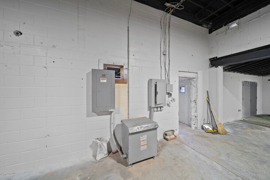 More Photos Of 174 N Main St, Franklin Light Manufacturing For Sale