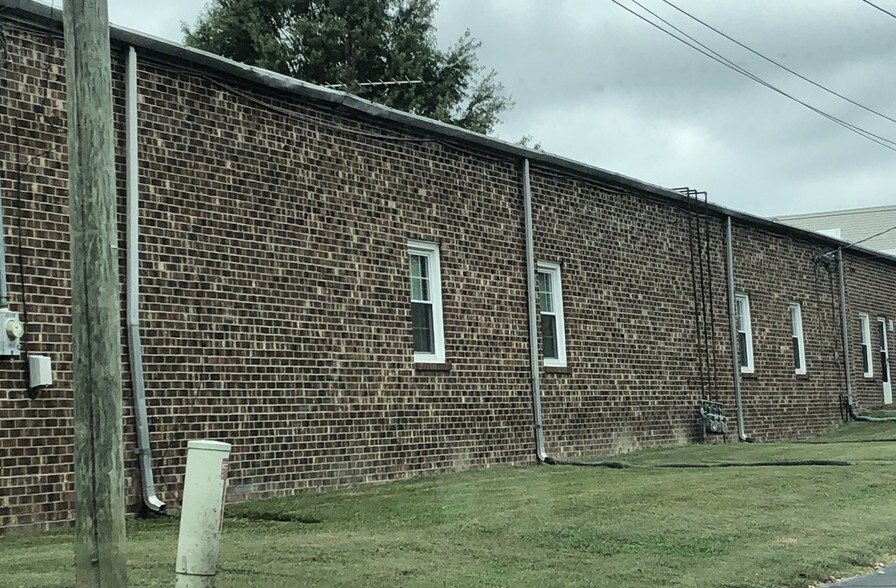 More Photos Of 161-173 S Winstead Ave, Rocky Mount Office For Lease
