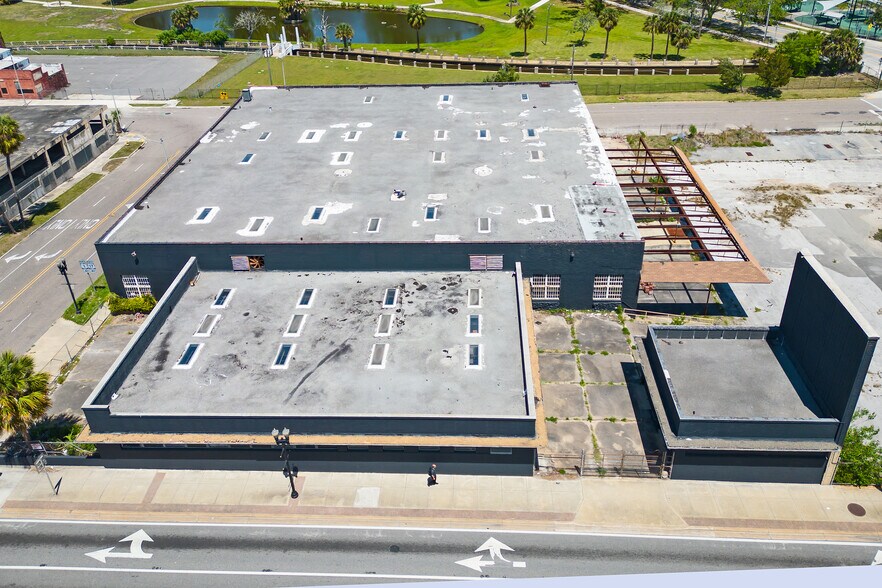 More Photos Of 925 N Ocean St, Jacksonville Manufacturing For Lease