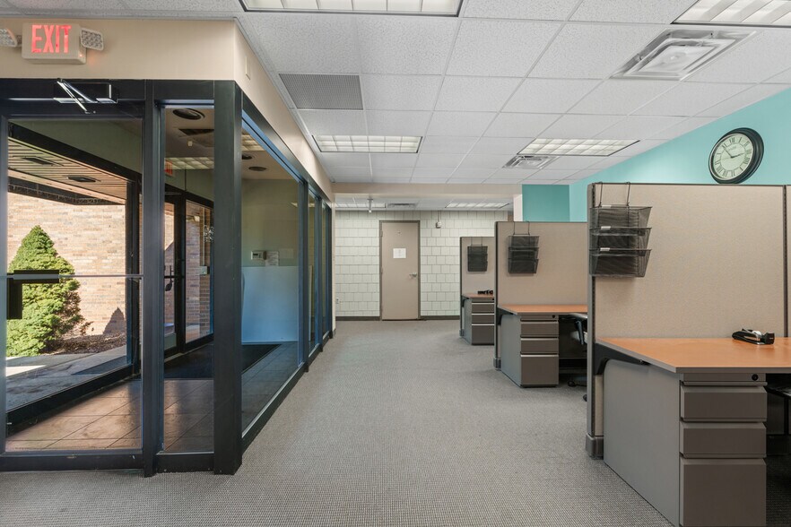 More Photos Of 2640 Pitcairn Rd, Monroeville Medical For Sale