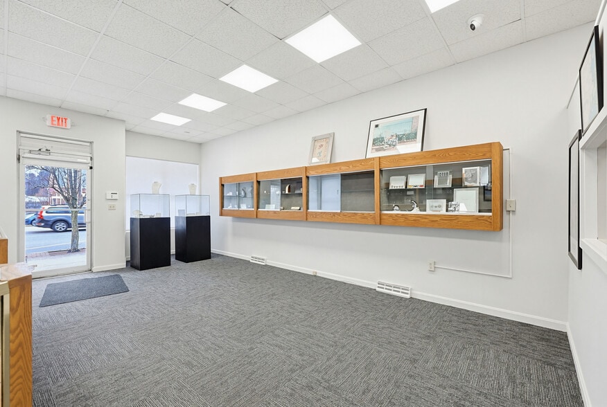 More Photos Of 800 Washington St, Holliston Storefront Retail Residential For Sale