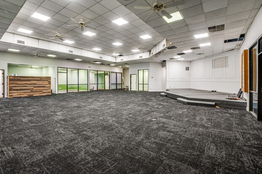 More Photos Of 2345 E State Highway 121, Lewisville Contractor Storage Yard For Sale