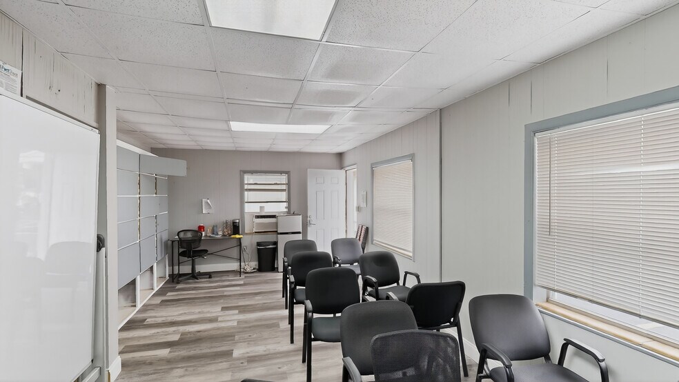 More Photos Of 515-519 18th St, Orlando Warehouse For Lease
