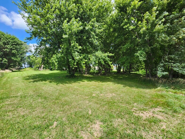 More Photos Of 17069 400th St, Leland Contractor Storage Yard For Sale