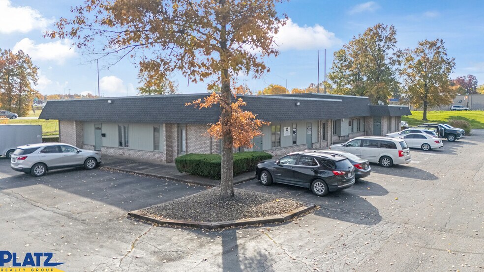 More Photos Of 5208 Mahoning Ave, Austintown Office For Lease