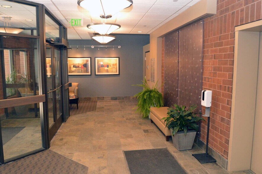 More Photos Of 2922-2942 Evergreen Pky, Evergreen Office For Sale