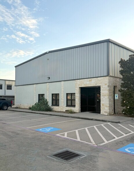 Primary Photo Of 10198 Fairbanks North Houston Rd, Houston Warehouse For Lease
