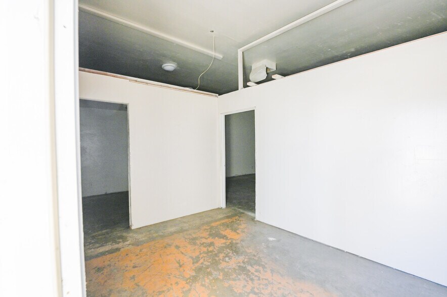 More Photos Of 525 E 18th St, Bakersfield Warehouse For Sale