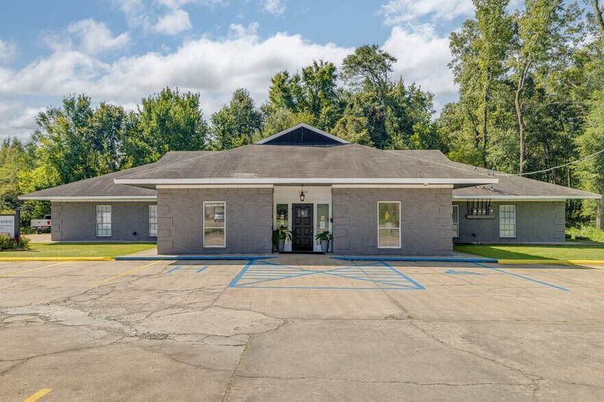 More Photos Of 161 Christian Dr, Rayville Medical For Sale