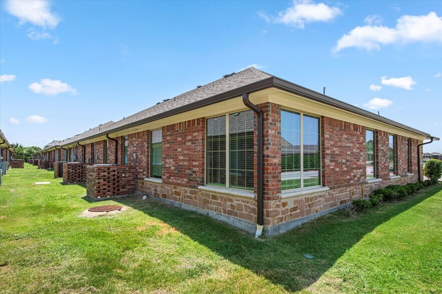 More Photos Of 425 Old Newman Rd, Frisco Medical For Sale