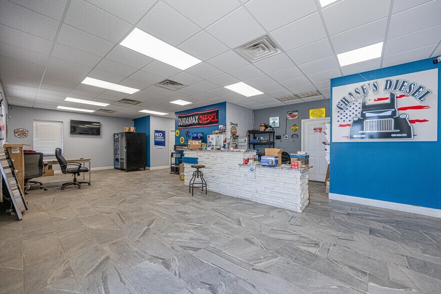 More Photos Of 5800 N Moss Ave, Odessa Warehouse For Sale