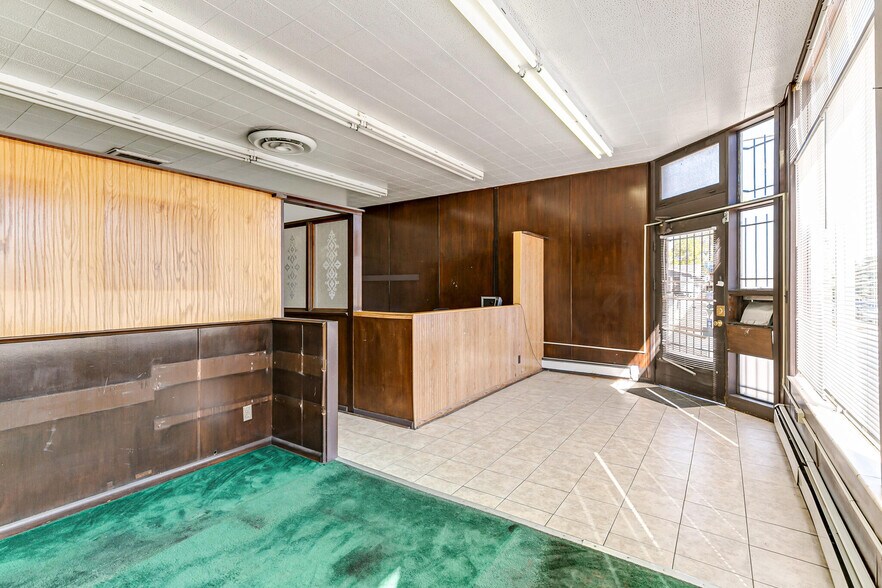 More Photos Of 3200 W 2nd Ave, Denver Office For Sale