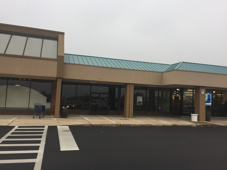 More Photos Of 1515-1589 Lee St, Des Plaines Unknown For Lease