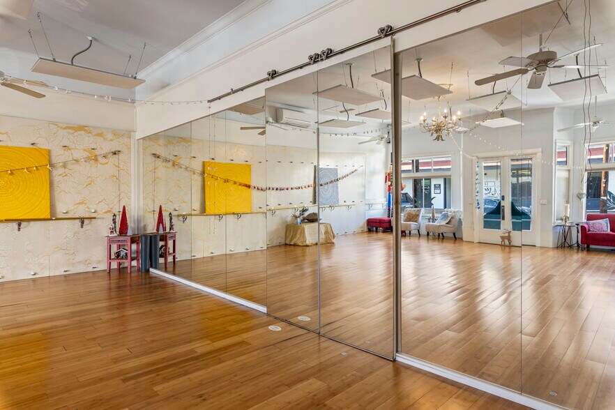 More Photos Of 145 N Market St, Wailuku Storefront Retail Residential For Sale