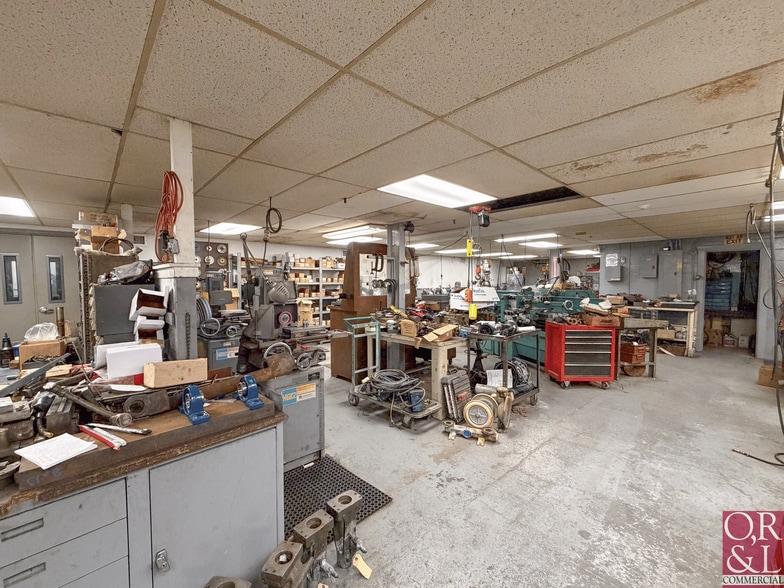 More Photos Of 815 N Mountain Rd, Newington Manufacturing For Sale