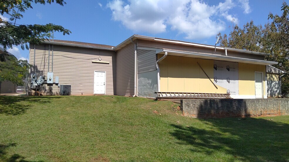 More Photos Of 545 E Montgomery St, Villa Rica Light Distribution For Sale