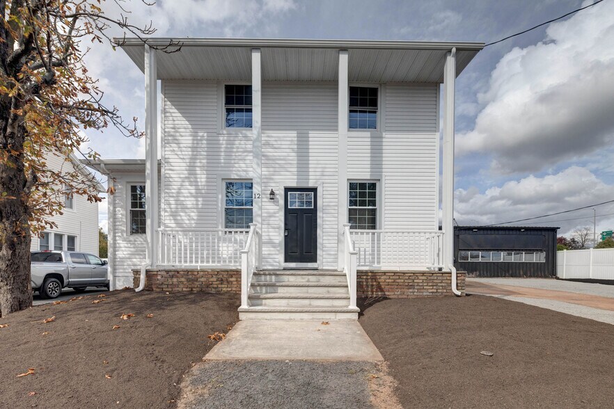 More Photos Of 12 Jansen Ave, Woodbridge Warehouse For Sale