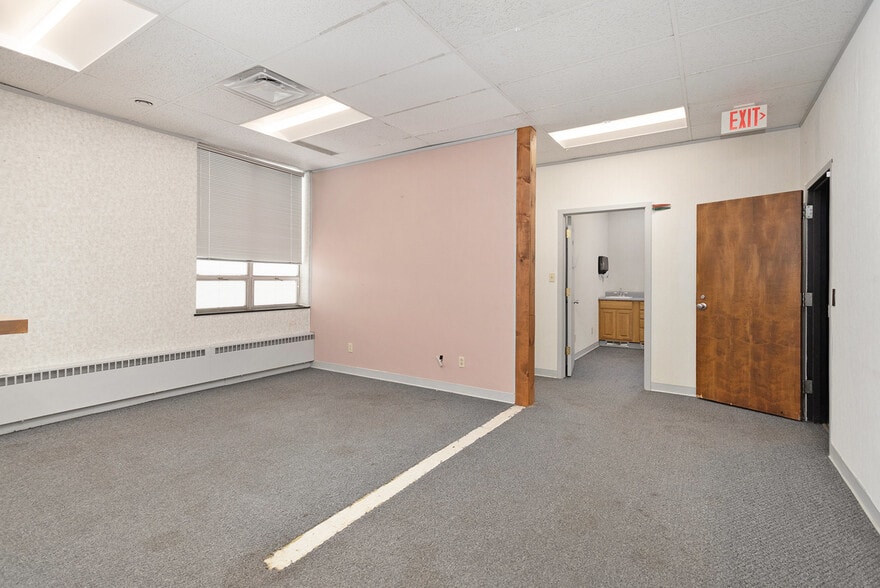 More Photos Of 500 W Crosstown Pky, Kalamazoo Medical For Sale