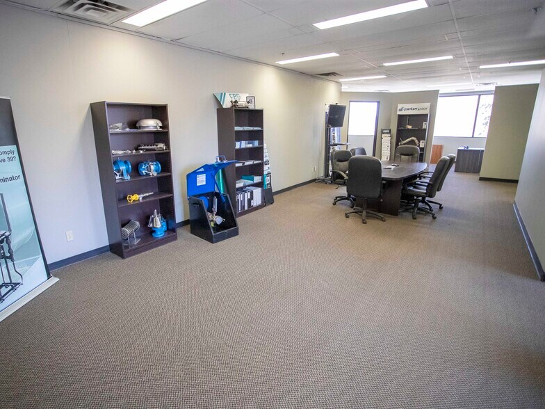More Photos Of 3112 11th Ave NE, Calgary Office For Lease