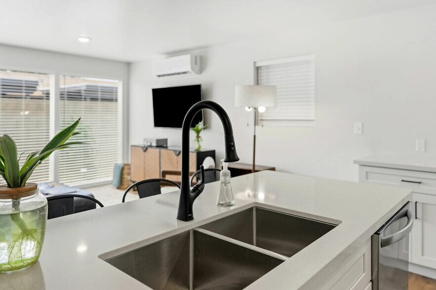More Photos Of 2524 E Lester St, Tucson Apartments For Sale