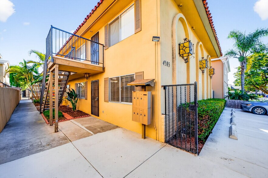 More Photos Of 4585 Felton St, San Diego Apartments For Sale