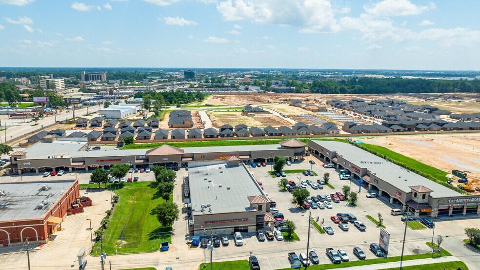 More Photos Of 1319 Cypress Creek Parkway, Houston Storefront For Lease