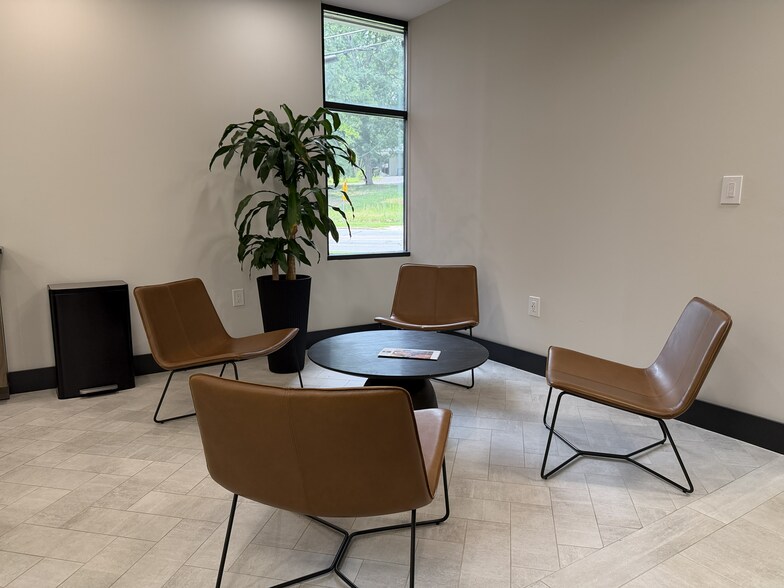 More Photos Of 2265 Roswell Rd, Marietta Medical For Lease