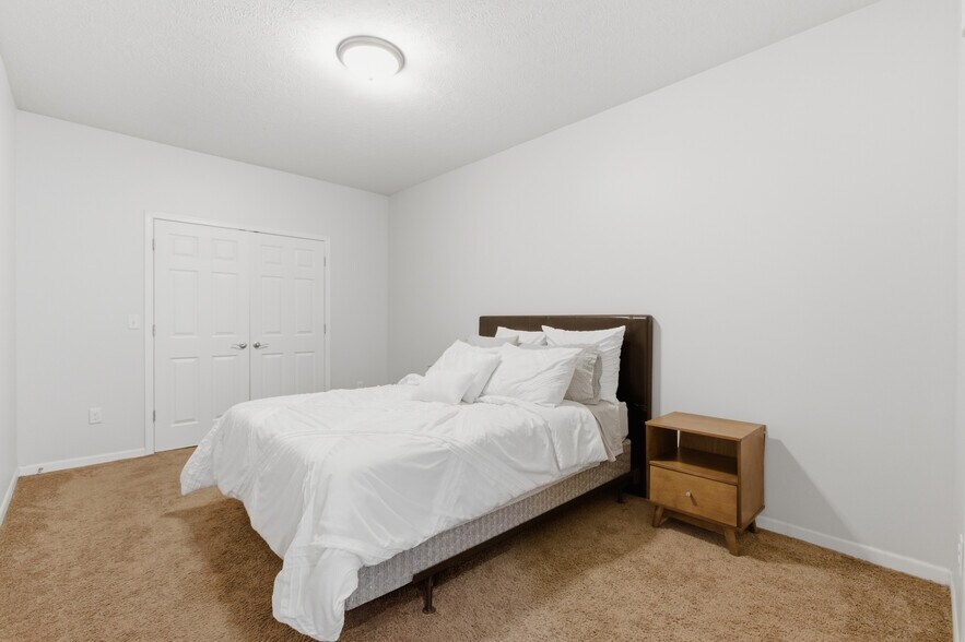 More Photos Of 1015 N 16th St, Omaha Apartments For Sale