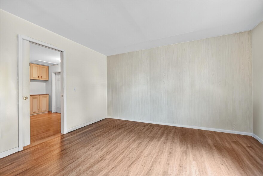 More Photos Of 13 Main St, Ogdensburg Auto Repair For Sale