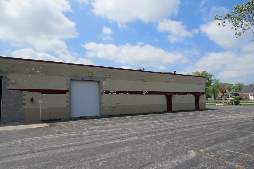 More Photos Of 7897 Taft St, Merrillville Warehouse For Lease